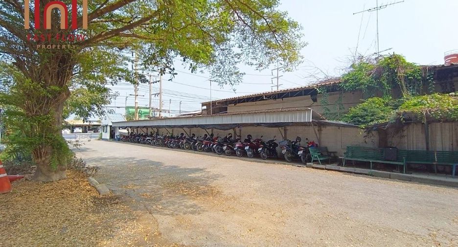 À vendre local commercial à Kamphaeng Saen, Nakhon Pathom