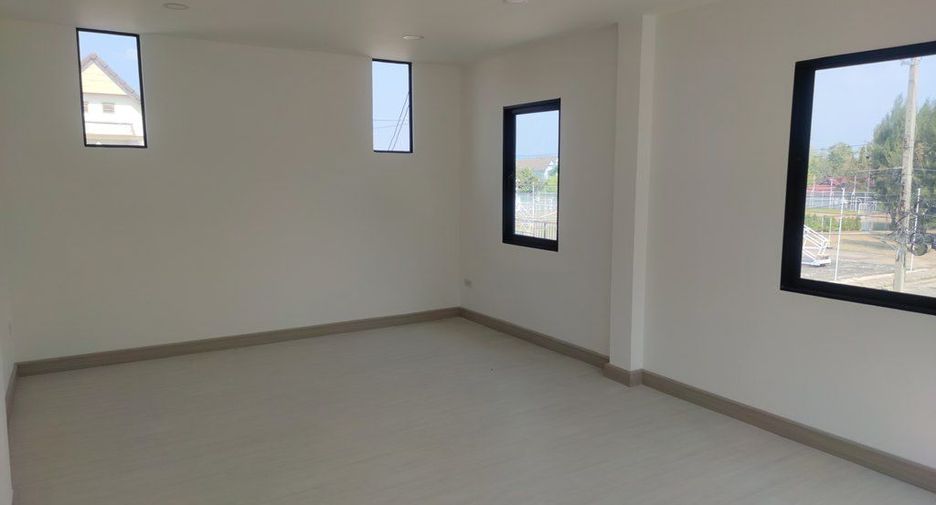 Haus zum Kauf mit 3 Zimmer in Bang Khun Thian, Bangkok