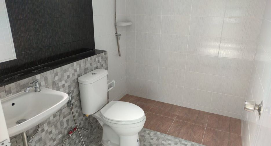 Haus zum Kauf mit 3 Zimmer in Bang Khun Thian, Bangkok