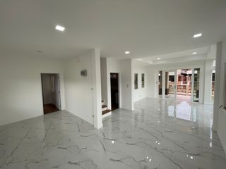 出售 3 卧室 独立屋 在 Mueang Pathum Thani, Pathum Thani