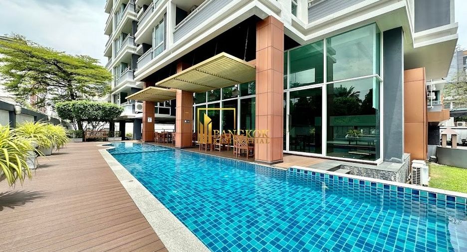 For rent 2 bedrooms condo in Watthana, Bangkok