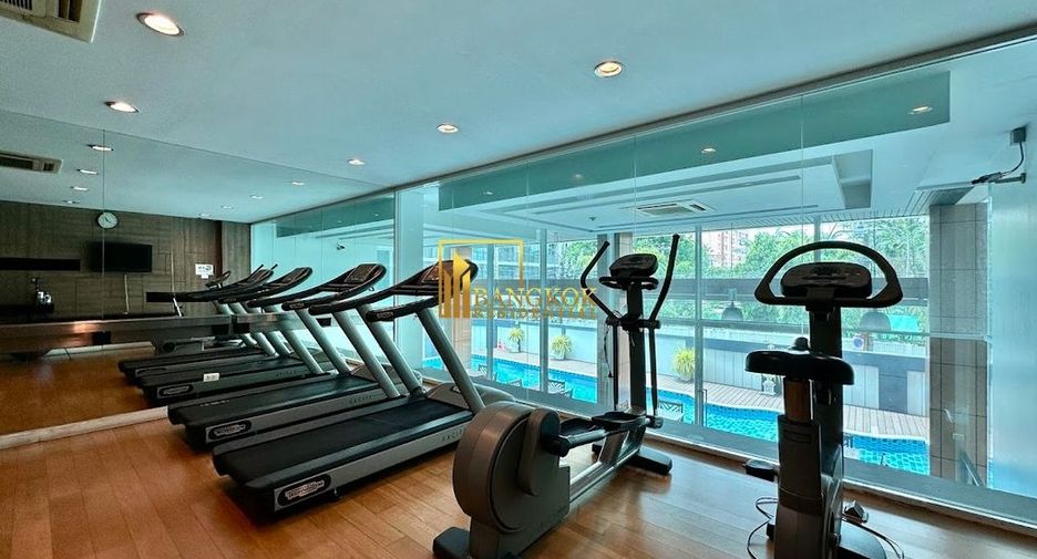 For rent 2 bedrooms condo in Watthana, Bangkok