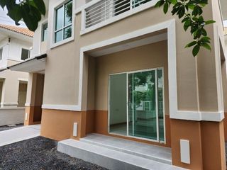 Casa en venta de 3 habitaciones en Khlong Sam Wa, Bangkok