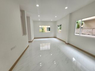 Casa en venta de 3 habitaciones en Khlong Sam Wa, Bangkok