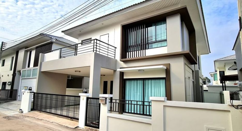 For rent 3 bed house in Si Racha, Chonburi