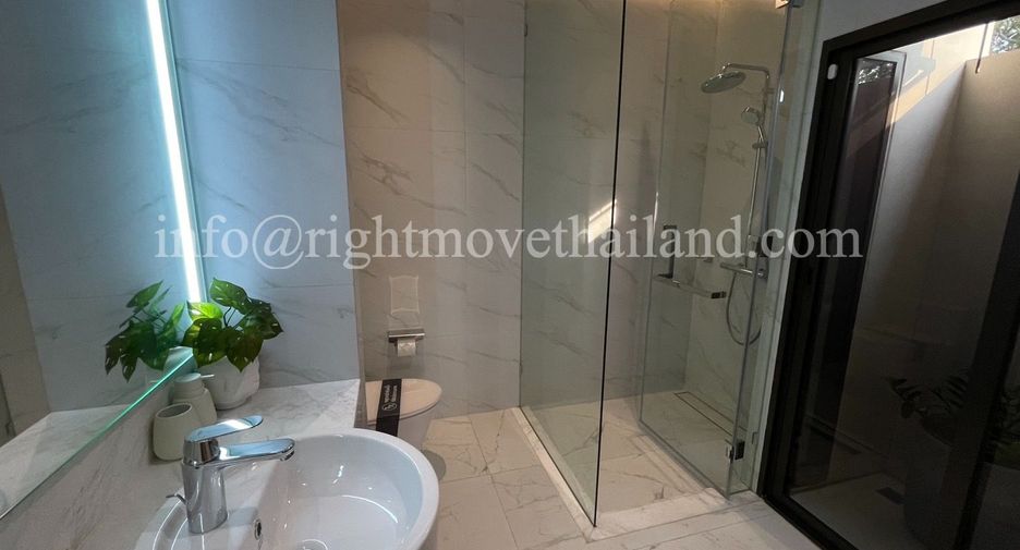 Haus zum Kauf mit 4 Zimmer in Suan Luang, Bangkok