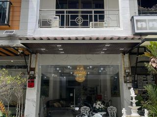 À vendre 3 chambres local commercial à Bang Lamung, Chonburi