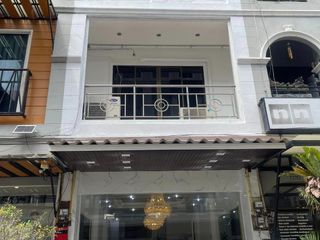 À vendre 3 chambres local commercial à Bang Lamung, Chonburi