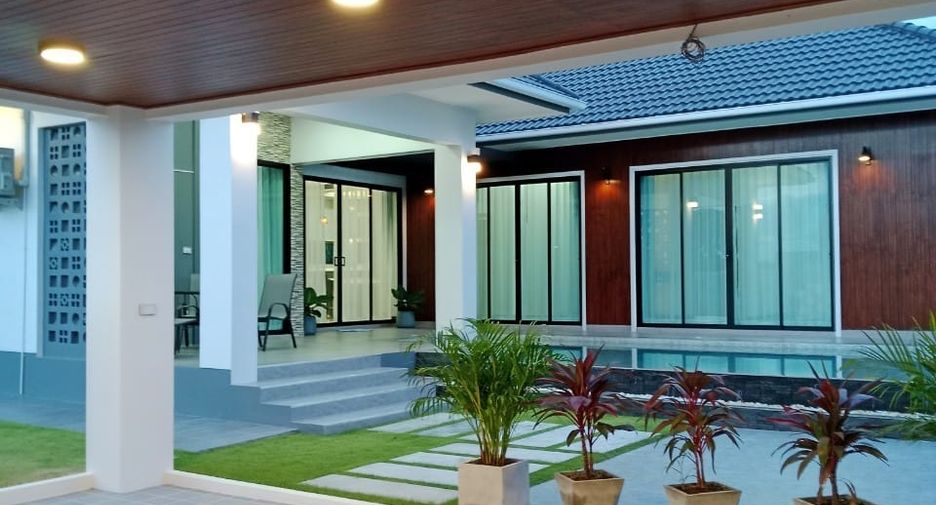 For sale 3 ベッドルーム villa in Bang Lamung, Chonburi