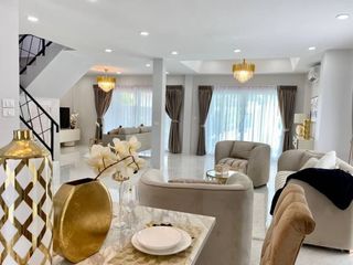 For sale 5 bedrooms villa in Bang Lamung, Chonburi