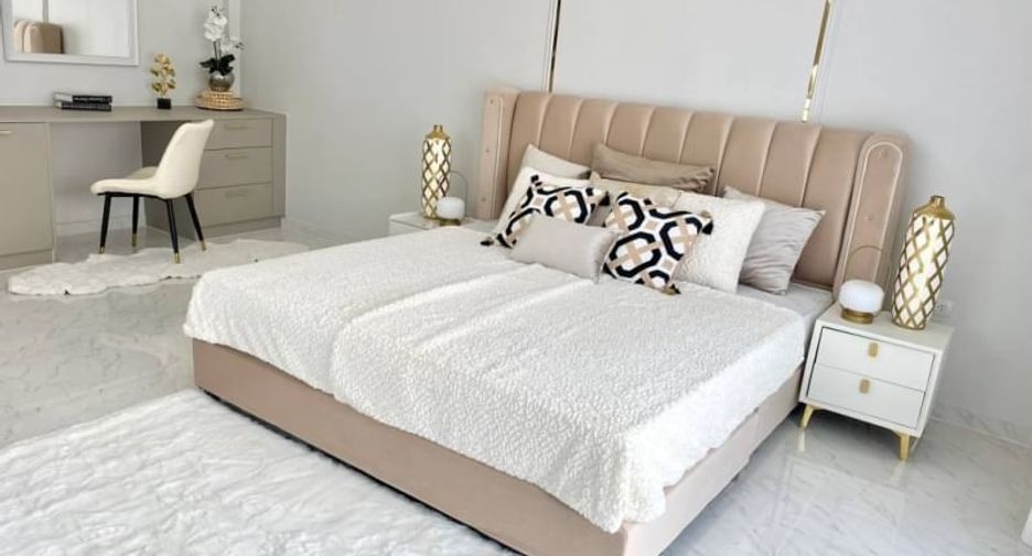 Villa zum Kauf mit 5 Zimmer in Bang Lamung, Chonburi