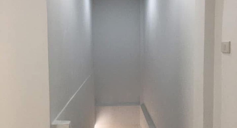 For sale 2 ベッドルーム retail Space in Si Racha, Chonburi