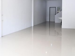 Gewerbefläche zum Kauf mit 2 Zimmer in Si Racha, Chonburi
