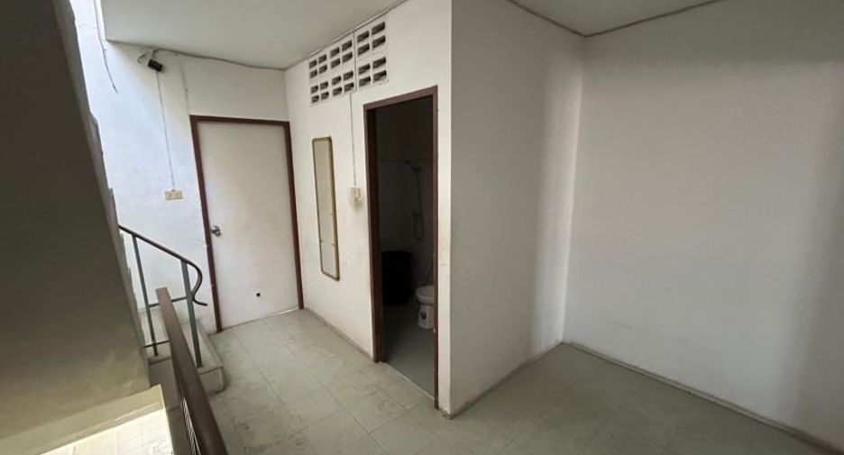 For sale 2 bedrooms retail Space in Mueang Chon Buri, Chonburi