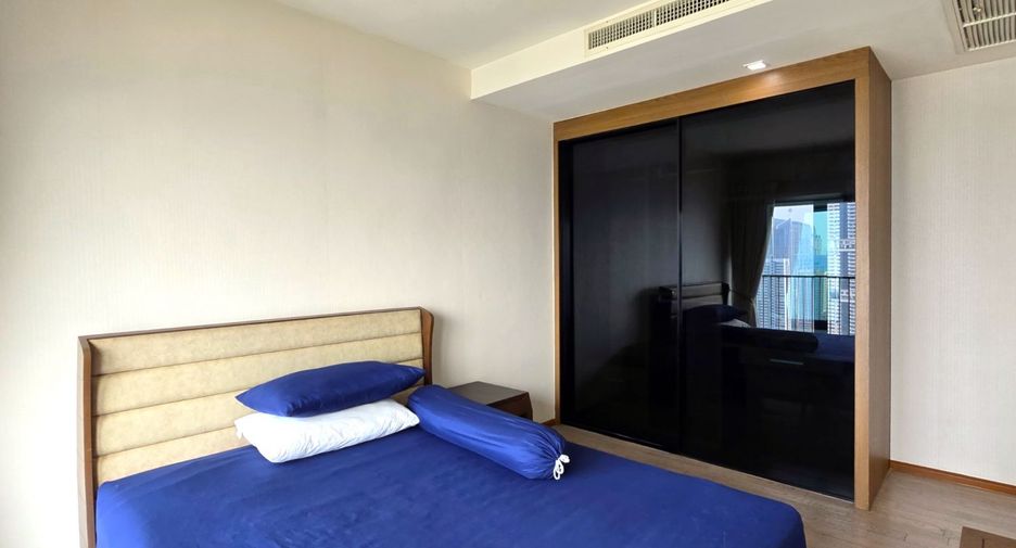 Condo en alquiler y en venta de 3 habitaciones en Khlong Toei, Bangkok