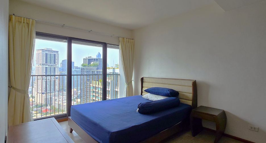 Condo en alquiler y en venta de 3 habitaciones en Khlong Toei, Bangkok