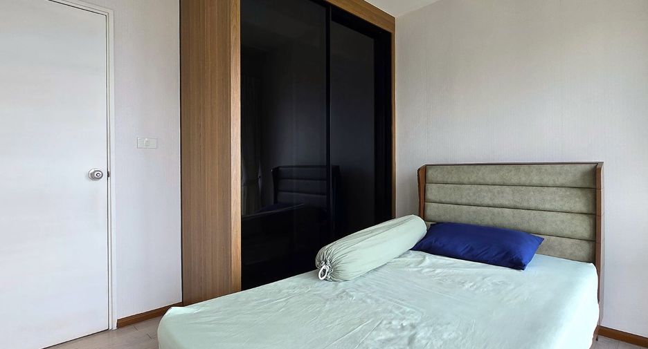 Condo en alquiler y en venta de 3 habitaciones en Khlong Toei, Bangkok