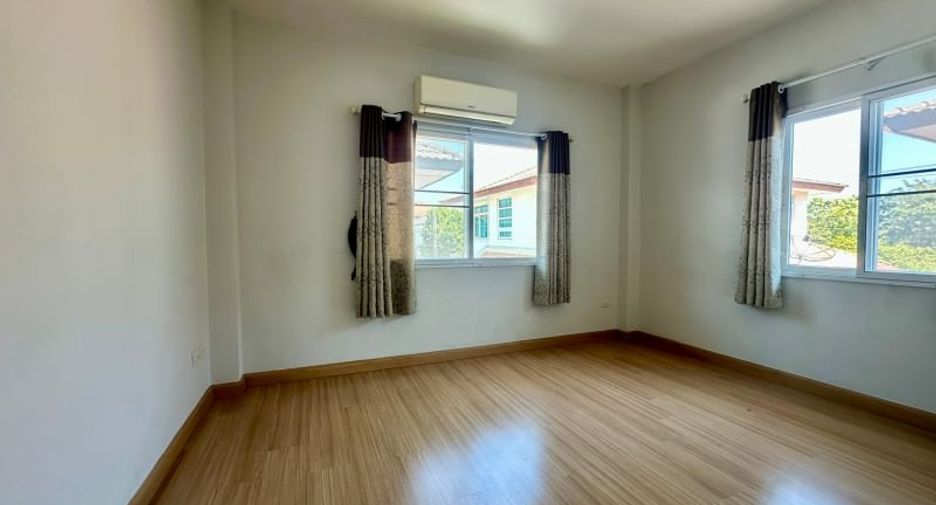 Haus zur Miete mit 3 Zimmer in Si Racha, Chonburi