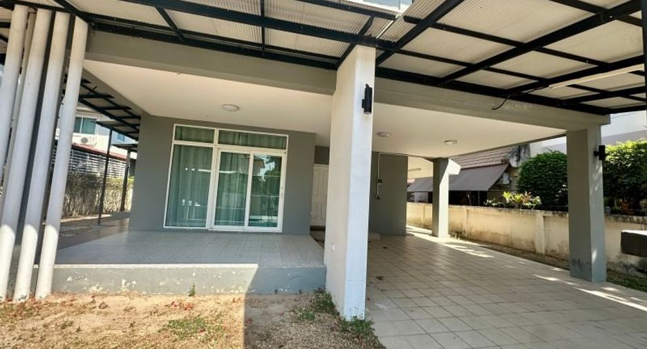Haus zur Miete mit 3 Zimmer in Si Racha, Chonburi