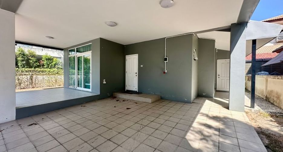 Haus zur Miete mit 3 Zimmer in Si Racha, Chonburi