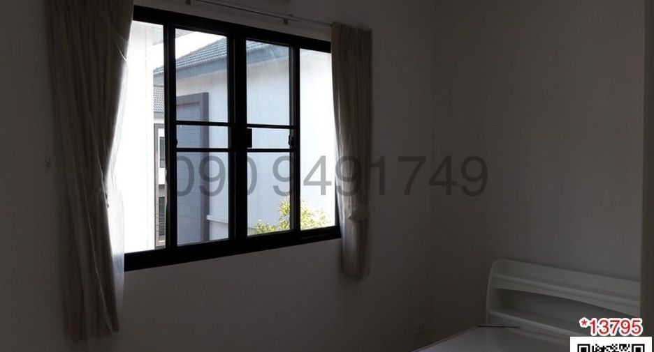 Reihenhaus zur Miete mit 3 Zimmer in Phasi Charoen, Bangkok