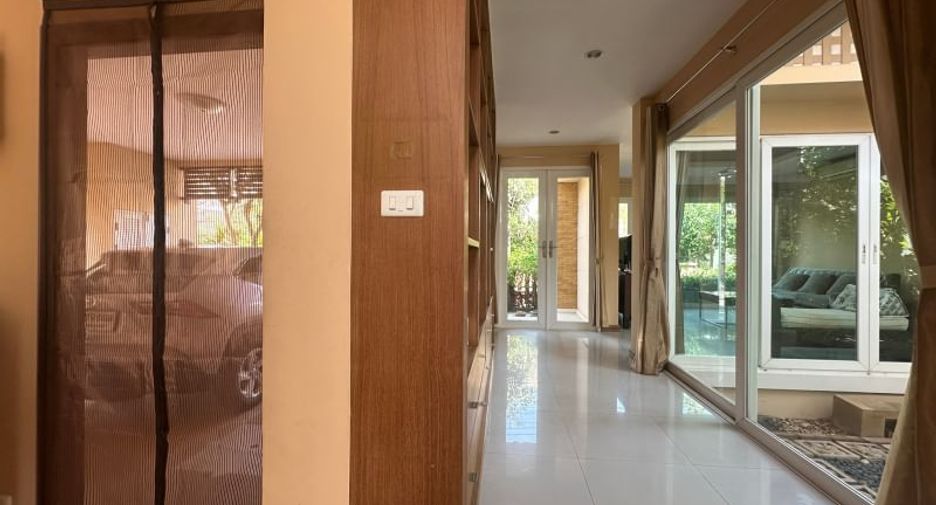 For rent 3 bedrooms house in Mueang Chon Buri, Chonburi