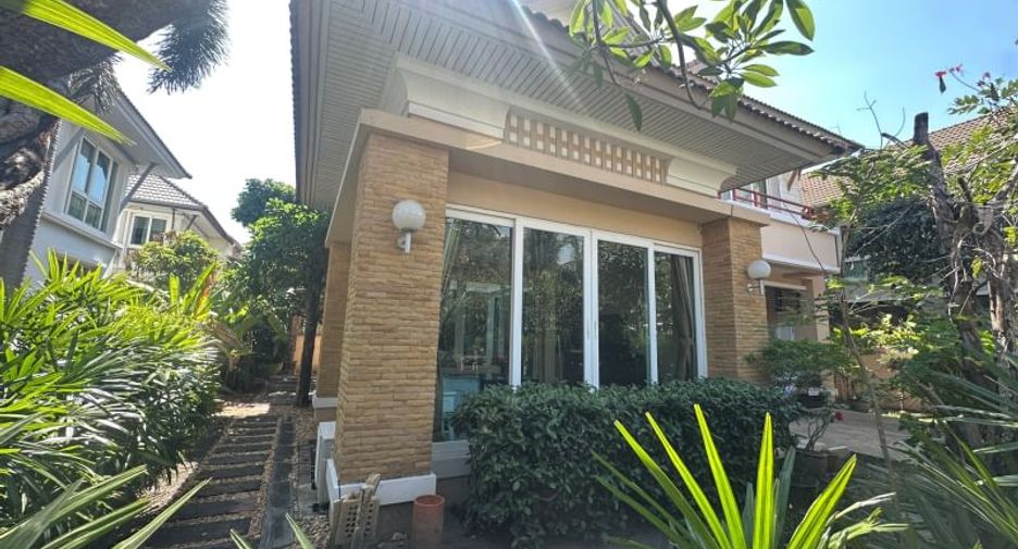 For rent 3 bedrooms house in Mueang Chon Buri, Chonburi