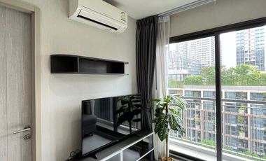 For sale 1 bed condo in Khlong Toei, Bangkok