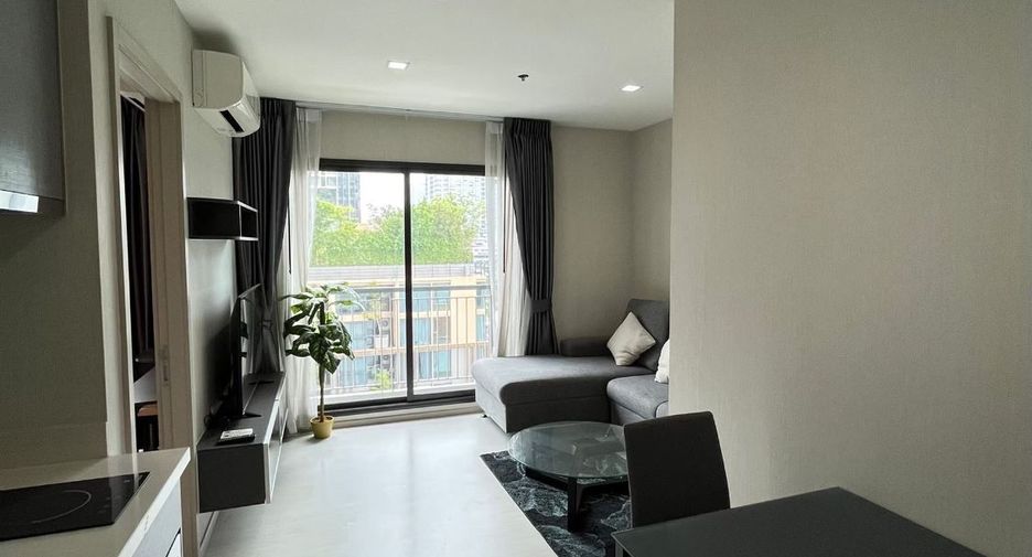 For sale 1 bed condo in Khlong Toei, Bangkok