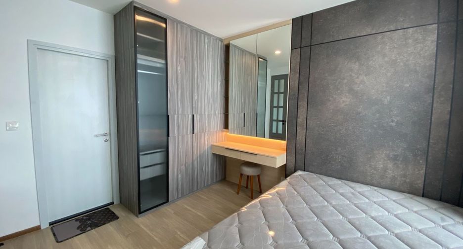 For sale 2 bedrooms condo in Huai Khwang, Bangkok