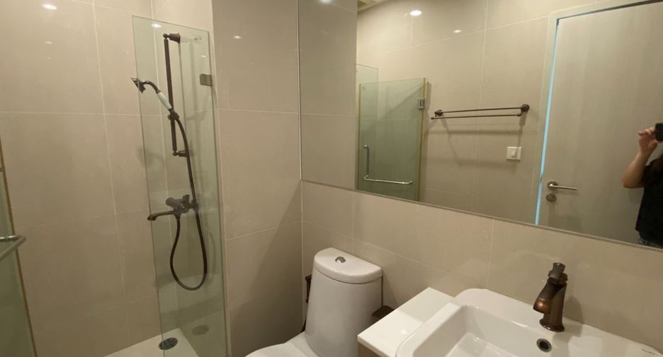 For sale 2 bedrooms condo in Huai Khwang, Bangkok