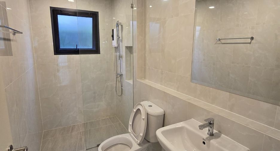 For rent 4 bedrooms house in Bang Phli, Samut Prakan