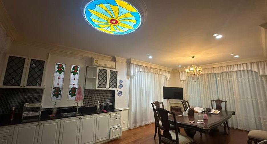 Haus zur Miete und zum Kauf mit 5 Zimmer in Mueang Chon Buri, Chonburi