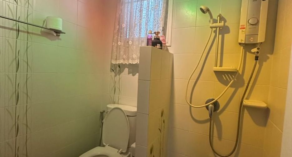 Haus zur Miete und zum Kauf mit 5 Zimmer in Mueang Chon Buri, Chonburi
