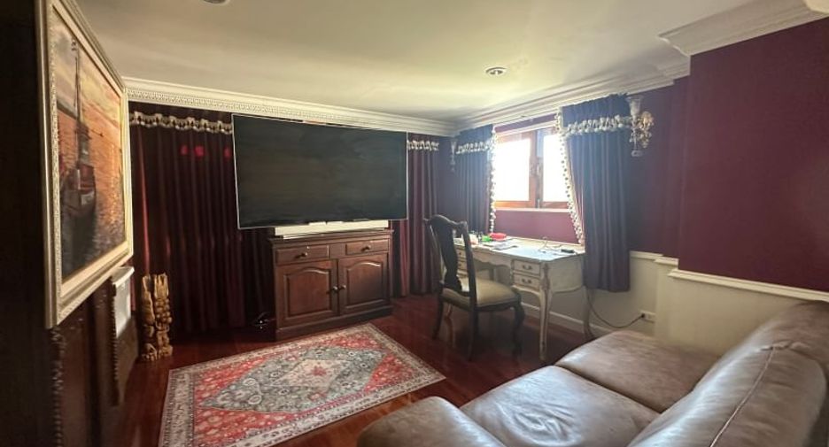 Haus zur Miete und zum Kauf mit 5 Zimmer in Mueang Chon Buri, Chonburi