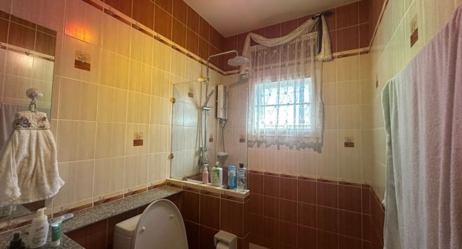 Haus zur Miete und zum Kauf mit 5 Zimmer in Mueang Chon Buri, Chonburi