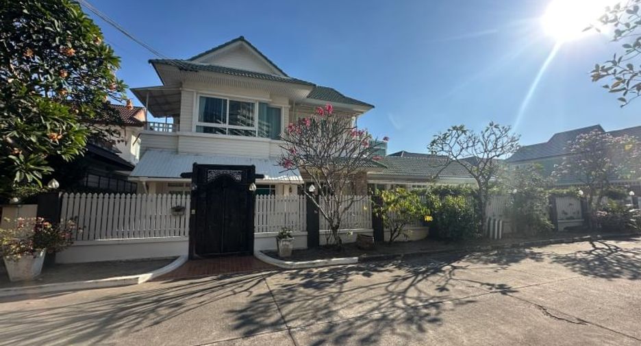 Haus zur Miete und zum Kauf mit 5 Zimmer in Mueang Chon Buri, Chonburi