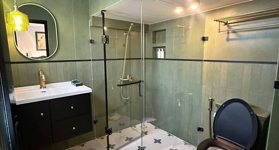 For rent and for sale 4 bedrooms house in Bang Lamung, Chonburi