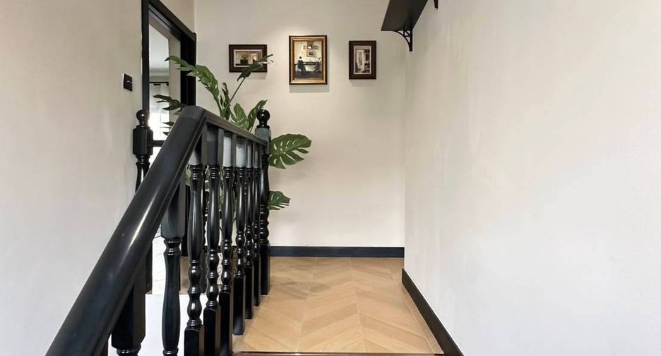 For rent and for sale 4 bedrooms house in Bang Lamung, Chonburi
