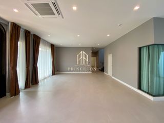 For sale 4 Beds house in Lat Krabang, Bangkok