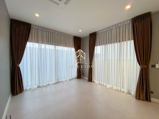 For sale 4 Beds house in Lat Krabang, Bangkok