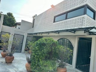 For sale 4 ベッドルーム house in Din Daeng, Bangkok