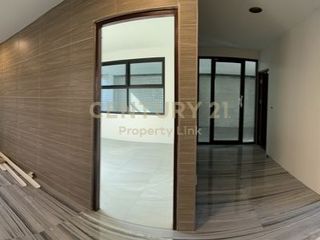 For sale 4 ベッドルーム house in Din Daeng, Bangkok