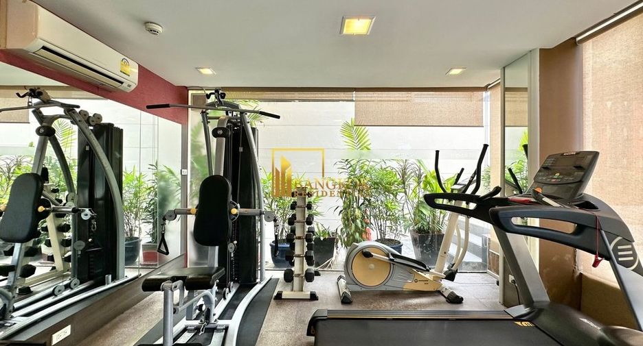 For rent 1 bed serviced apartment in Watthana, Bangkok