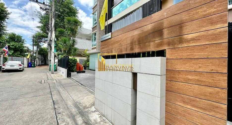 For rent 1 bed serviced apartment in Watthana, Bangkok
