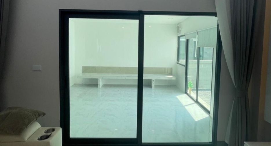 For rent 4 bedrooms house in Bang Phli, Samut Prakan