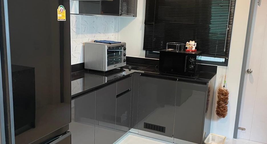 For rent 4 bedrooms house in Bang Phli, Samut Prakan