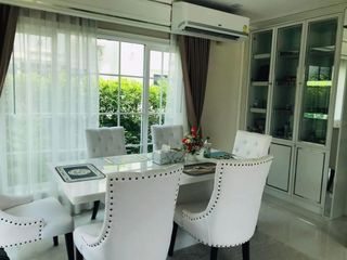 For rent 3 bedrooms townhouse in Chom Thong, Bangkok