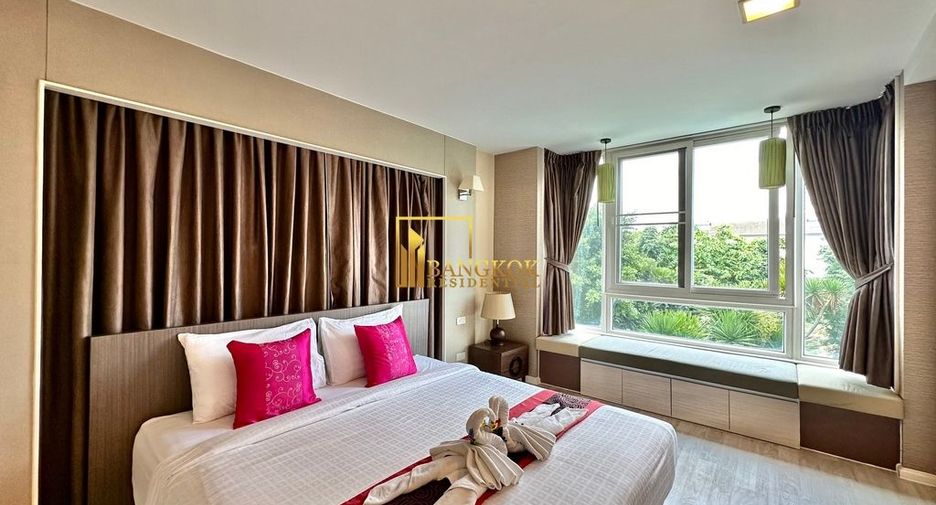 For rent 2 bedrooms serviced apartment in Watthana, Bangkok