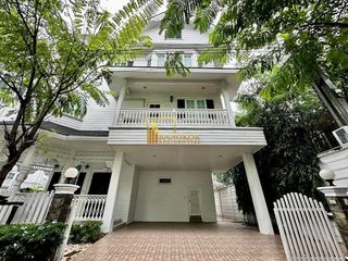 Casa en alquiler de 4 habitaciones en Bang Na, Bangkok